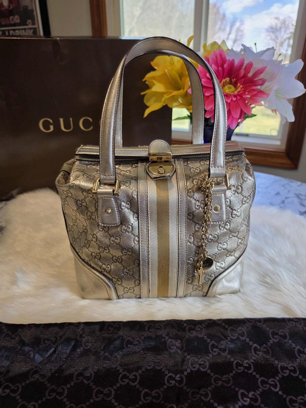 Gucci Treasure Metallic Gold Vintage Jaquard Guccismma Shoulder Bag - Picture 4 of 15